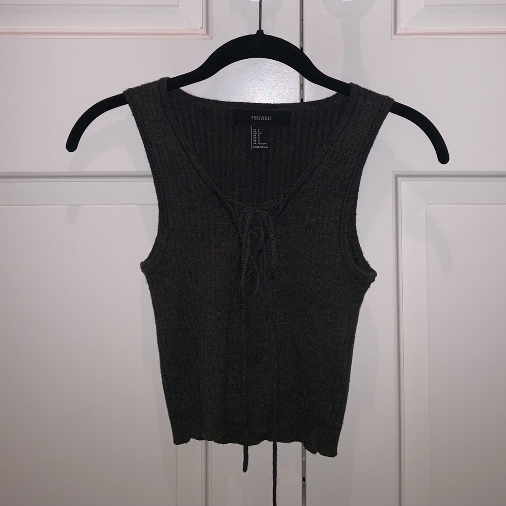 Gray cropped tank top with strings